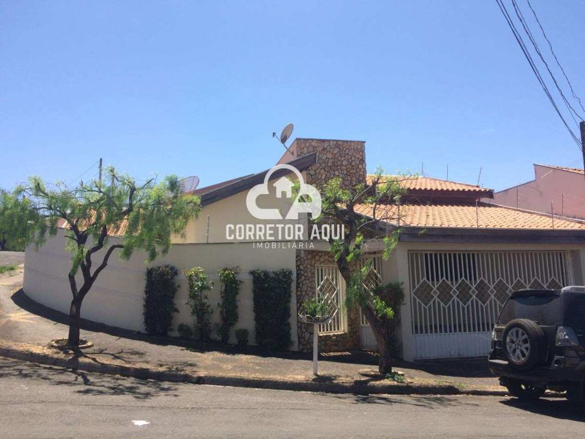 Casa esquina 3 quartos com suite no Nielsen Ville / Americana SP